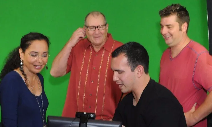 Ed-ONeil-Action-Flipbooks-Staff-Green-Screen